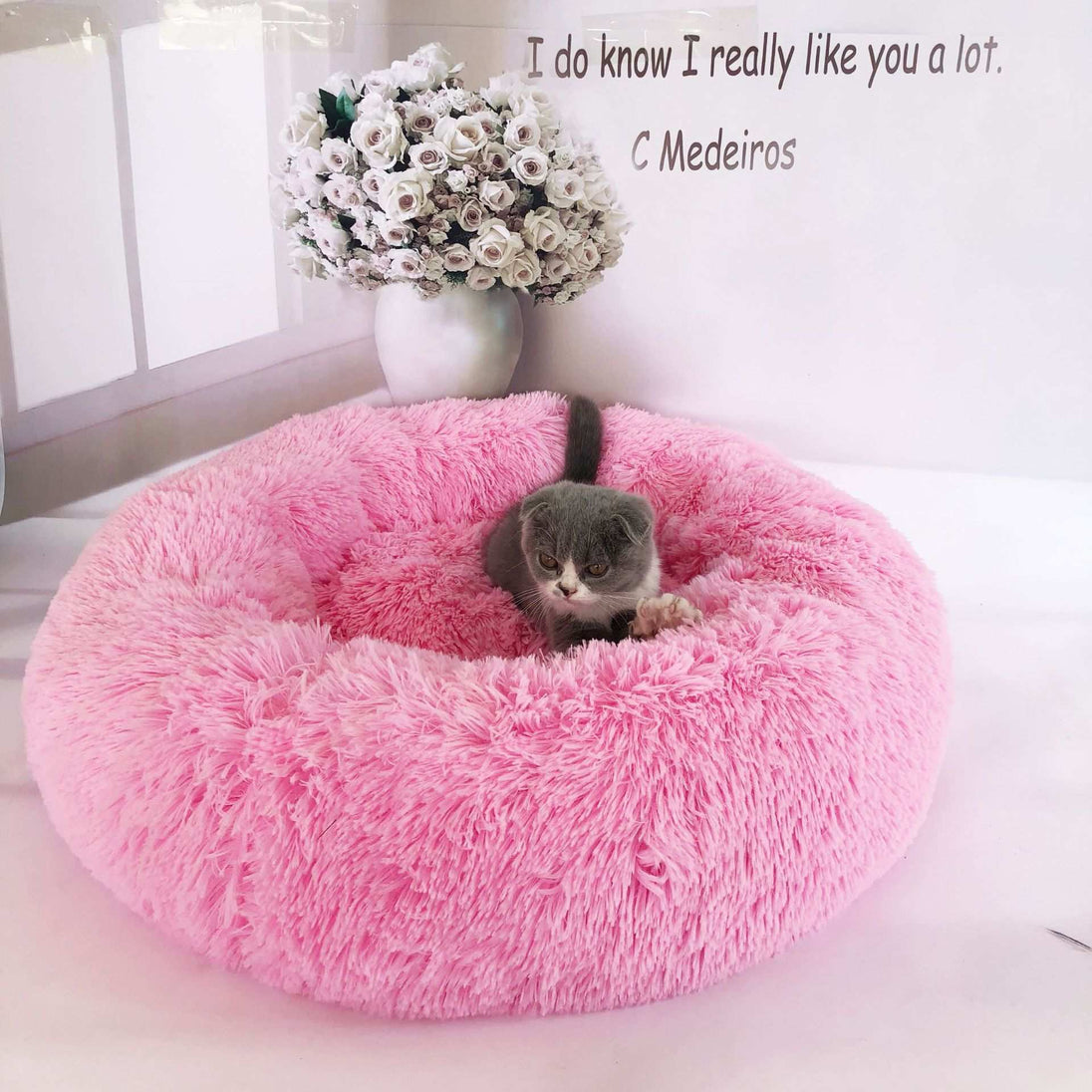 Plush Donut Pet Nest – Calming Bed for Cats & Dogs